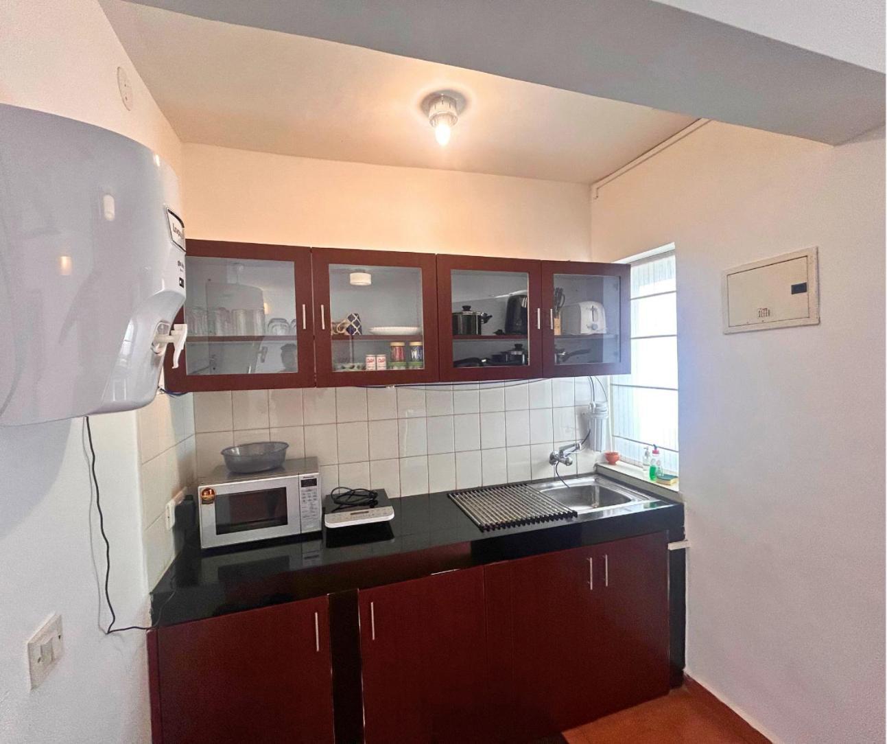 Jungle Hut-Annabelle'S Beach Apartments At Bernard Simao,Calangute,Goa 칸돌림 외부 사진