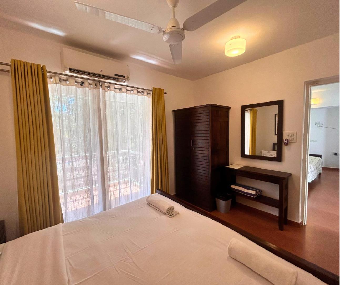 Jungle Hut-Annabelle'S Beach Apartments At Bernard Simao,Calangute,Goa 칸돌림 외부 사진