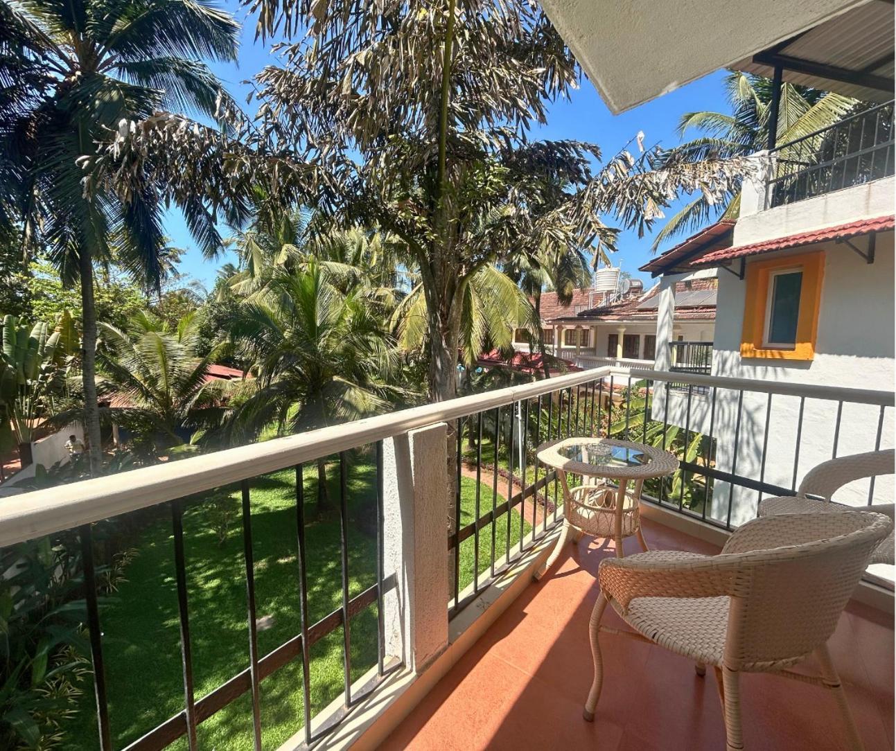 Jungle Hut-Annabelle'S Beach Apartments At Bernard Simao,Calangute,Goa 칸돌림 외부 사진