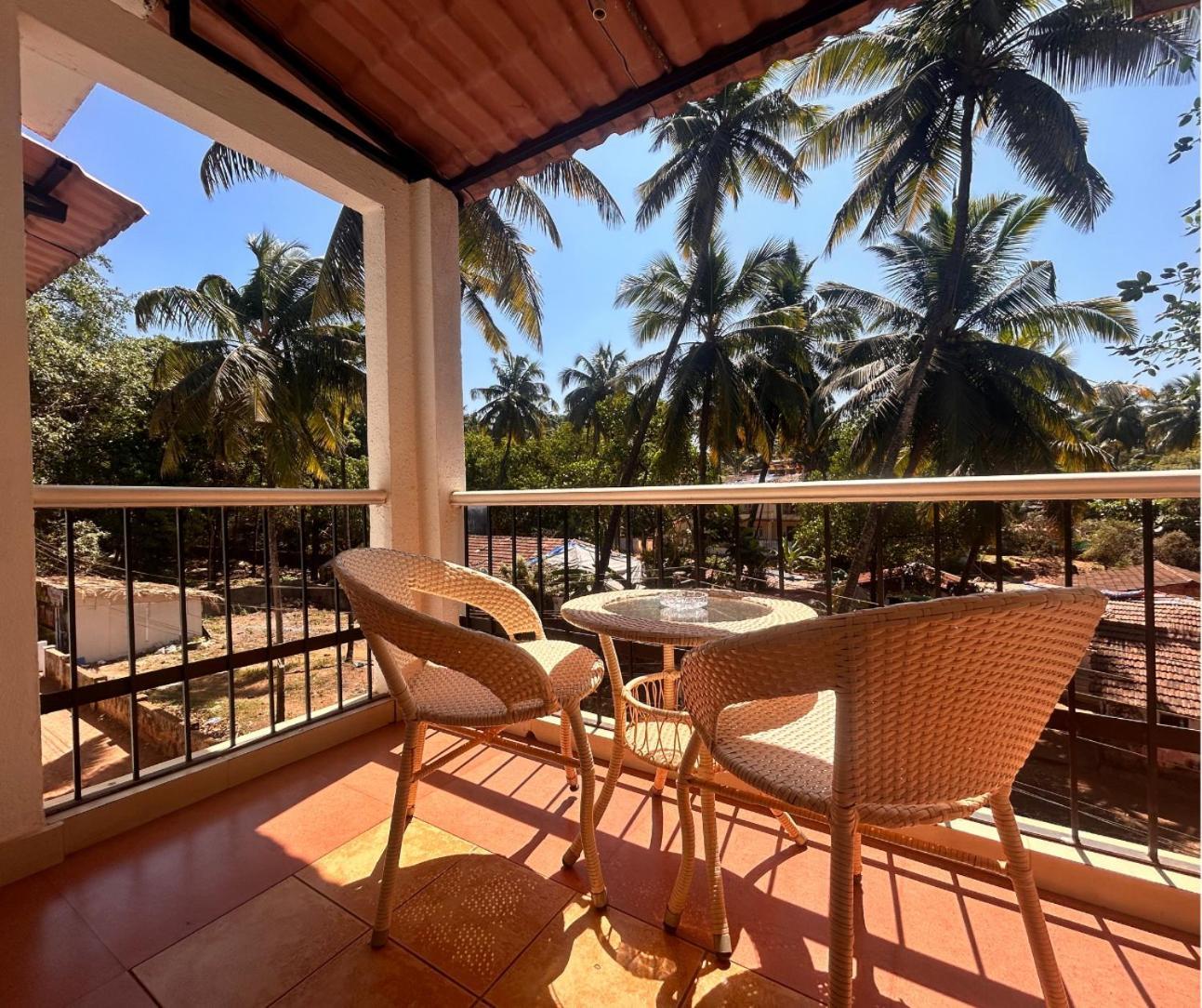 Jungle Hut-Annabelle'S Beach Apartments At Bernard Simao,Calangute,Goa 칸돌림 외부 사진