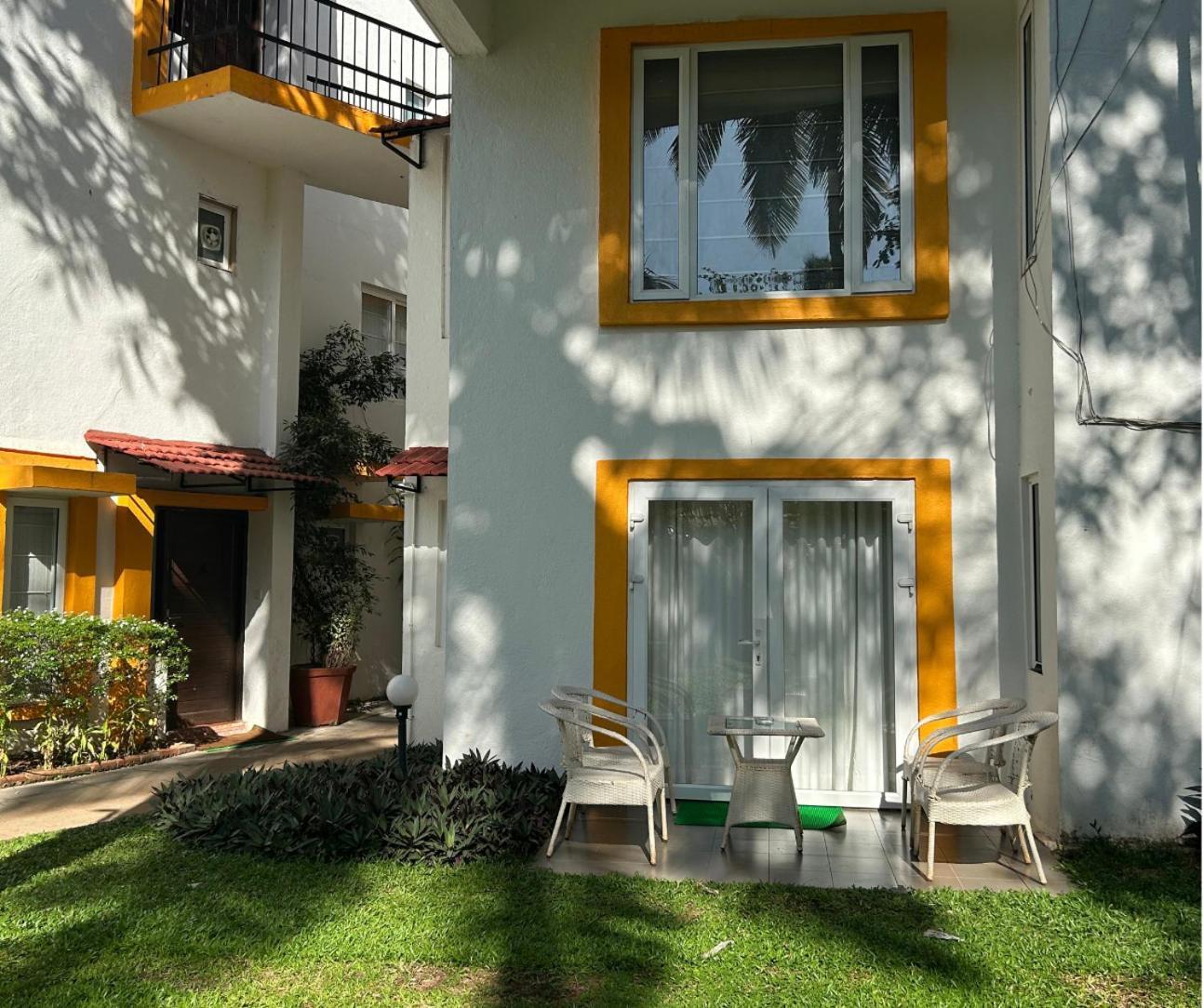 Jungle Hut-Annabelle'S Beach Apartments At Bernard Simao,Calangute,Goa 칸돌림 외부 사진