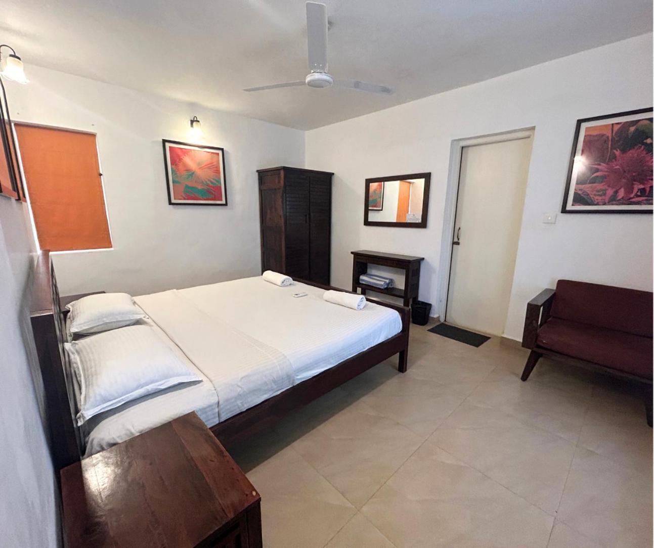 Jungle Hut-Annabelle'S Beach Apartments At Bernard Simao,Calangute,Goa 칸돌림 외부 사진