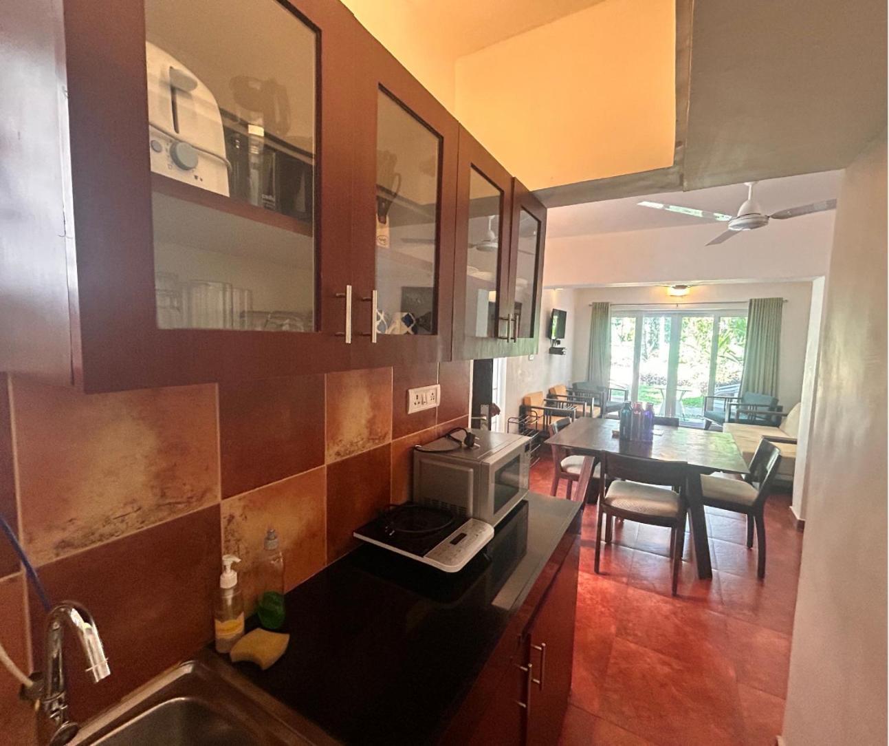 Jungle Hut-Annabelle'S Beach Apartments At Bernard Simao,Calangute,Goa 칸돌림 외부 사진