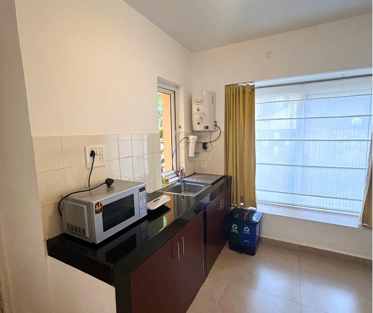 Jungle Hut-Annabelle'S Beach Apartments At Bernard Simao,Calangute,Goa 칸돌림 외부 사진